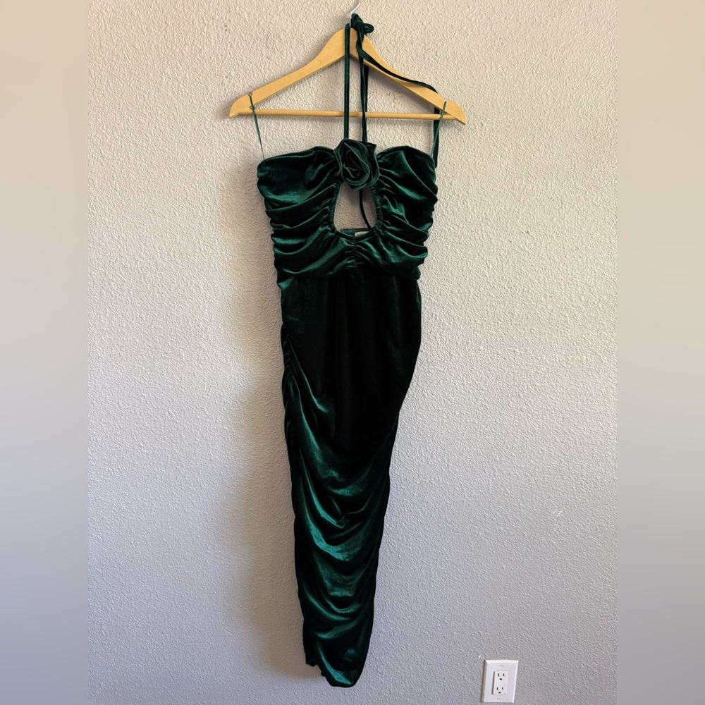 NWT DressDecode Green Velvet Dress Peakaboo‎ Cut Out Halter Size Large Ruched